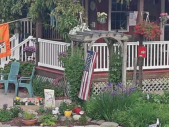 4th image of 3998 Lincoln Ave