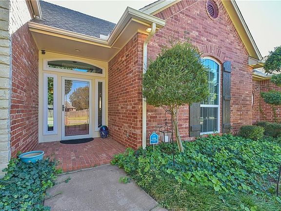 4th image of 15605 Hyde Parke Dr