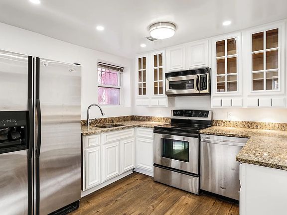 4th image of 1377 Quincy St NW Room 2