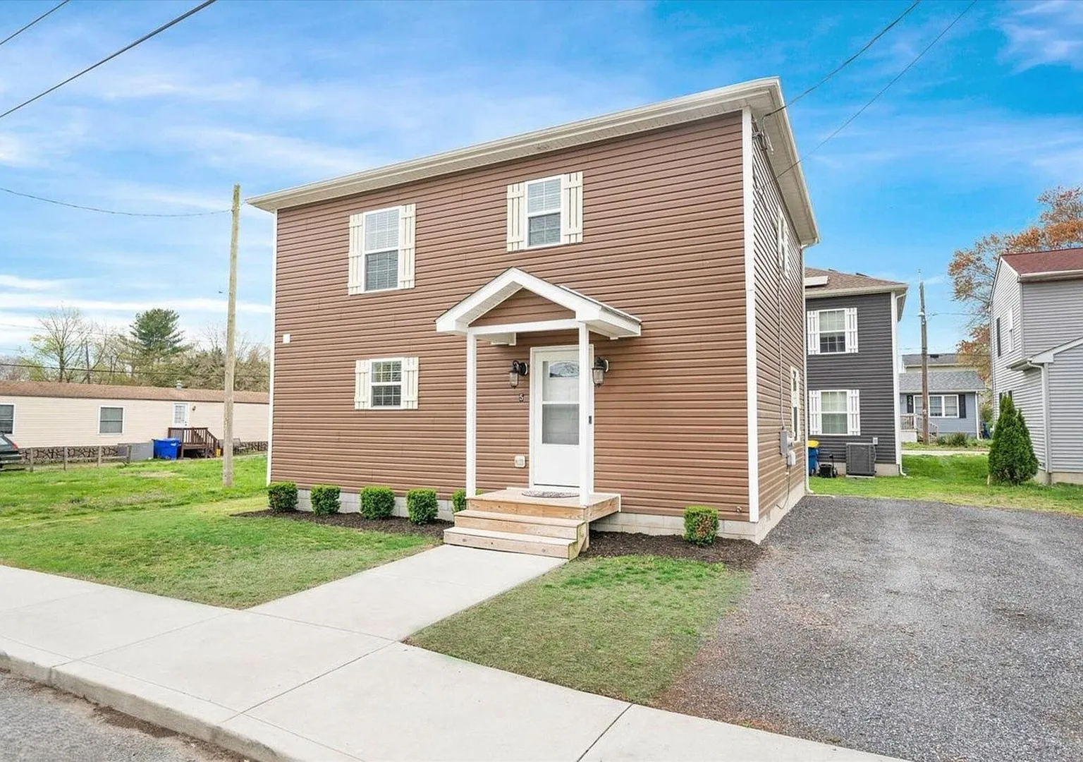Move-In Ready 3-Bedroom Home Near Bowers Beach — Photo 1