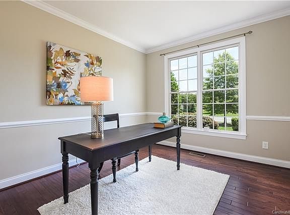 3rd image of 5045 Groves Edge Ln