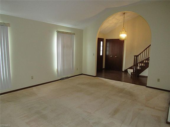 4th image of 26929 Heatherwood Cir
