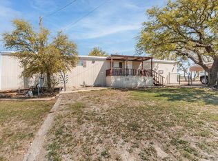 124 Lohn St, Brady, TX 76825