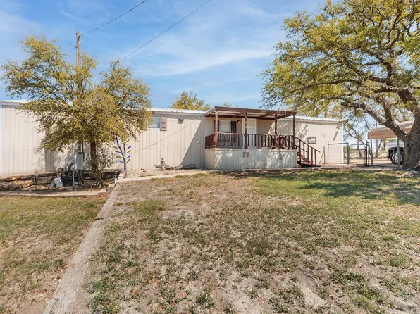 124 Lohn St, Brady, TX 76825