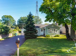 131 W Hawthorne Dr, Round Lake Beach, IL 60073