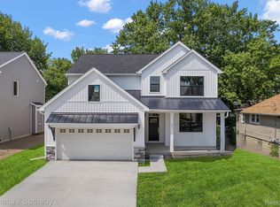 1075 Boyd St, Troy, MI 48083
