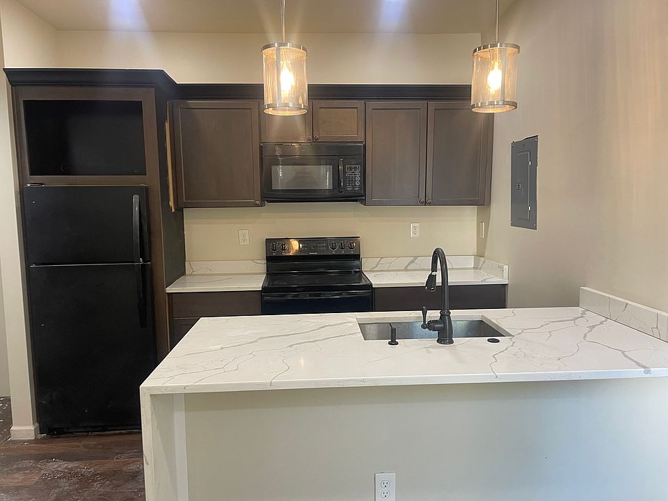 1st image of 1600 W Baltimore St #1