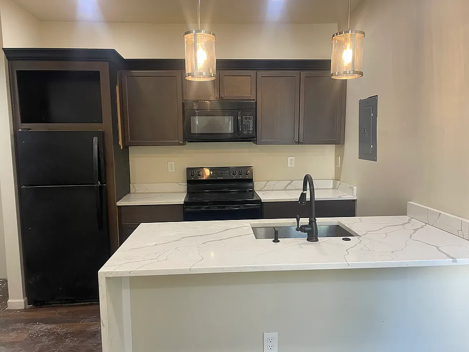 1600 W Baltimore St #1