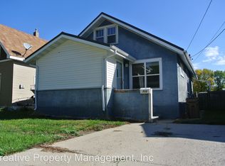 712 10th St NW, Minot, ND 58703