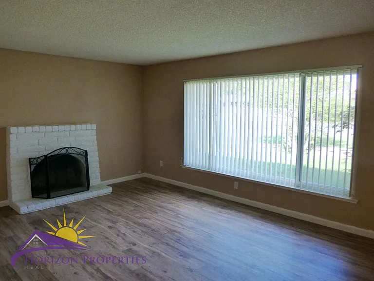 7928 Garry Oak Dr — Photo 6
