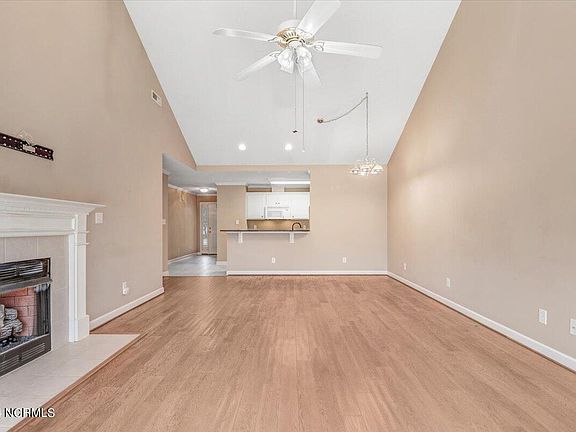 5th image of 208 New Hope Village Drive