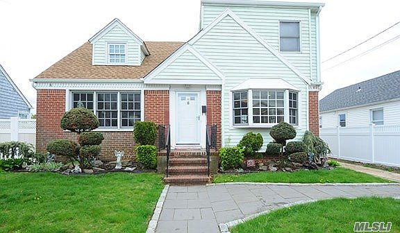 1st image of 23 Regina Ave
