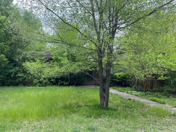 507 Valley High Rd, Burnsville, MN 55337