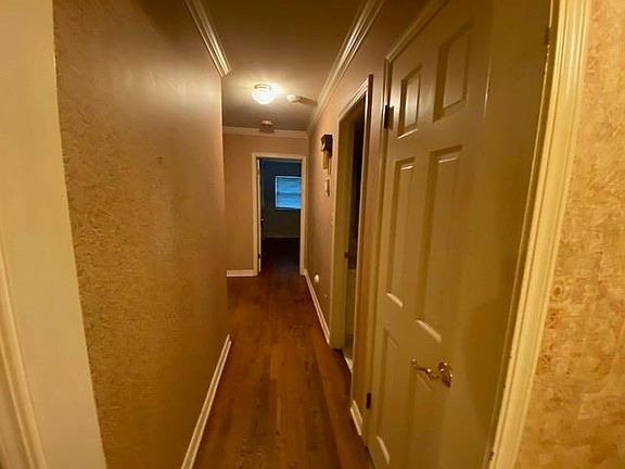 3rd image of 3113 Chaucer Dr