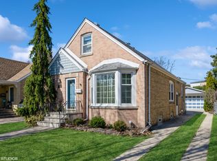 7170 N Mankato Ave, Chicago, IL 60646