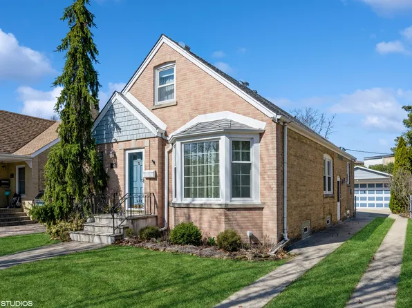7170 N Mankato Ave, Chicago, IL 60646