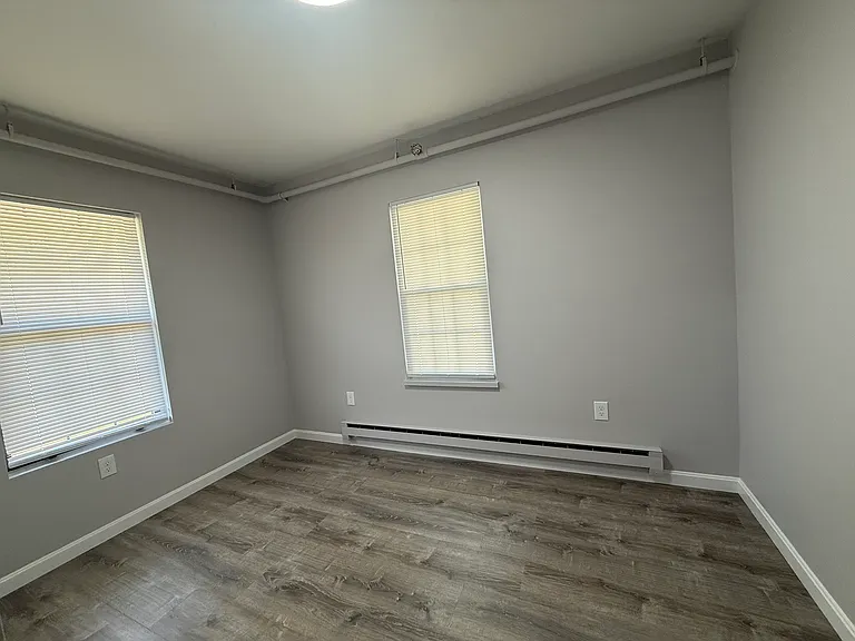 1287 Bridge St #4-8 — Photo 7
