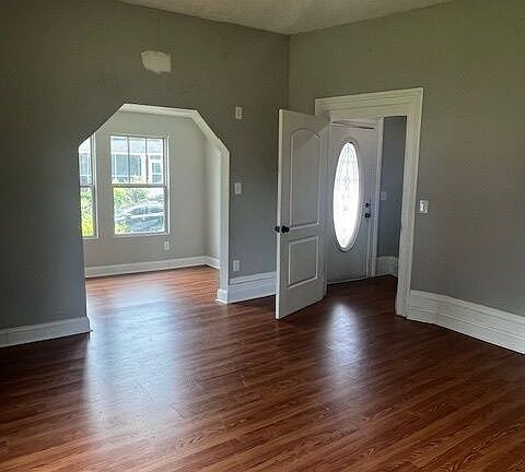 2nd image of 2033 3rd Ave