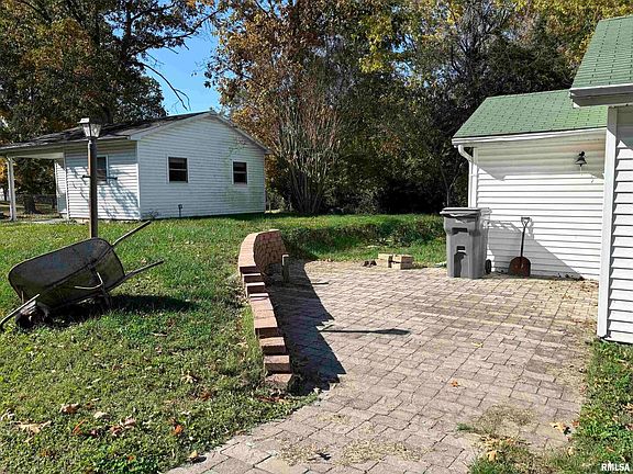 5th image of 411 Virginia Ave