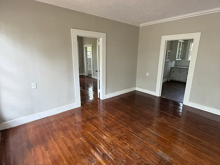 4520 Whitehaven Dr — Photo 5
