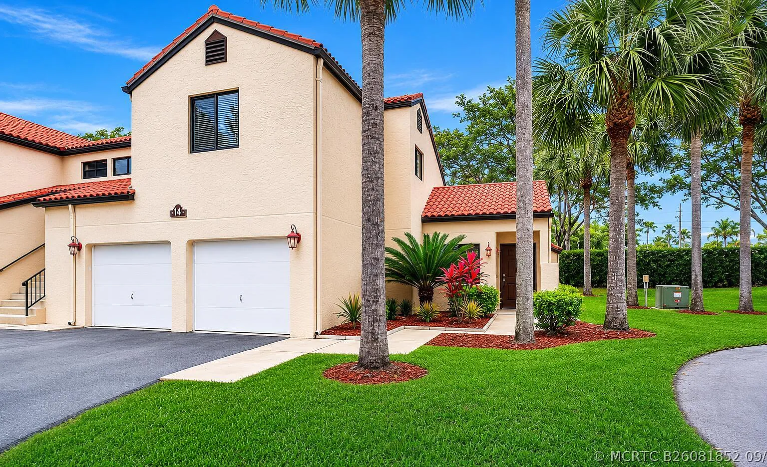 2 bed, 2.0 bath, 996 sqft, $2,500 — Photo 1