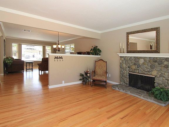 4th image of 5021 Lassen Ave
