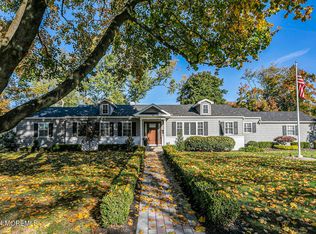 55 Elm Ln, Shrewsbury, NJ 07702