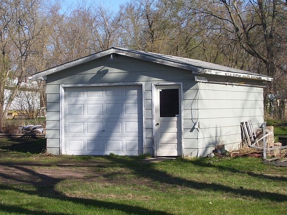 5th image of 513 Lake Dr