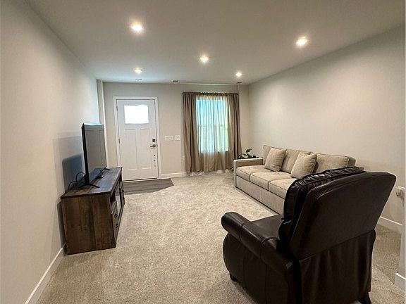 3rd image of 7821 Sir Wyatt Dr