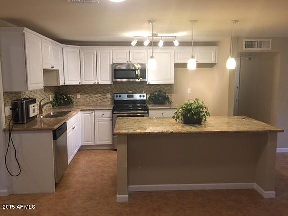 3rd image of 1649 W Willow Ave