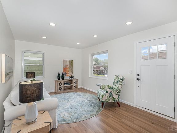 3rd image of 6832 Bantry Ave