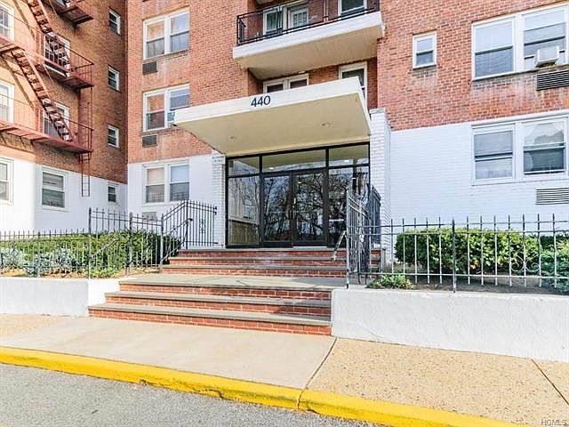 1st image of 440 Warburton Ave APT 5B
