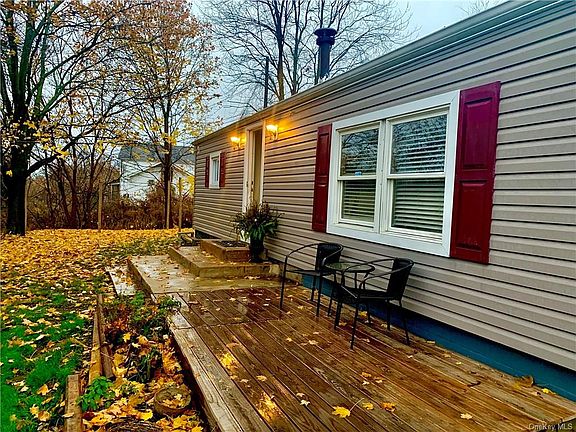 4th image of 94 Mulberry Ln