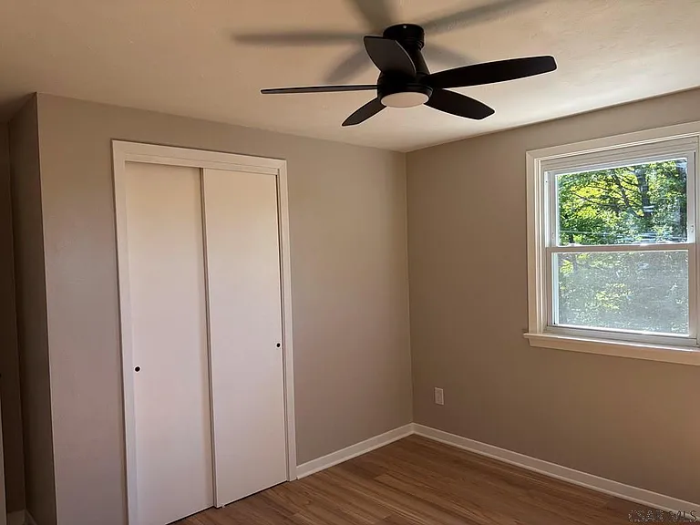 226 Suie St — Photo 23
