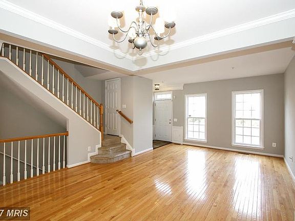 3rd image of 19463 Rayfield Dr