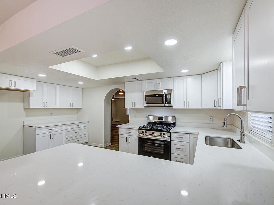 1st image of 206 W SUNLAND Avenue