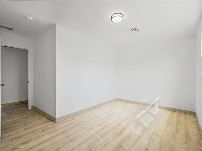 1903 Peach St — Photo 25