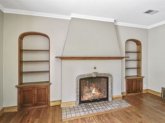 4th image of 3723 N Bigelow St