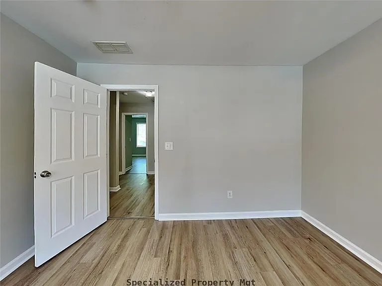 Maple Place Apartments — Photo 9