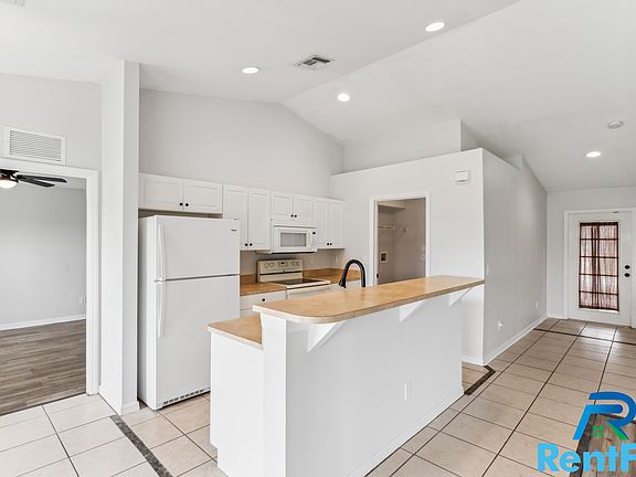 4th image of 2917 44th St W