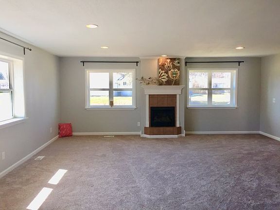 5th image of 353 Pleasantview Dr