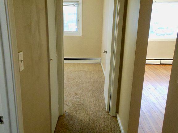 5th image of 835 Grey St #2