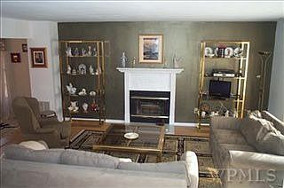2nd image of 4004 Buttonwood Ln