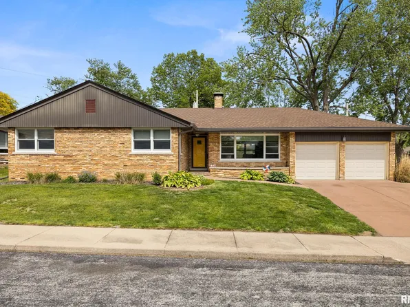 3820 N Evergreen Ct, Peoria, IL 61614