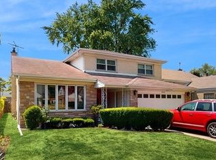 8542 Laramie Ave, Skokie, IL 60077