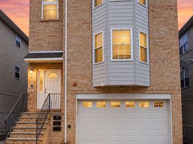 17 Stanton St, Newark, NJ