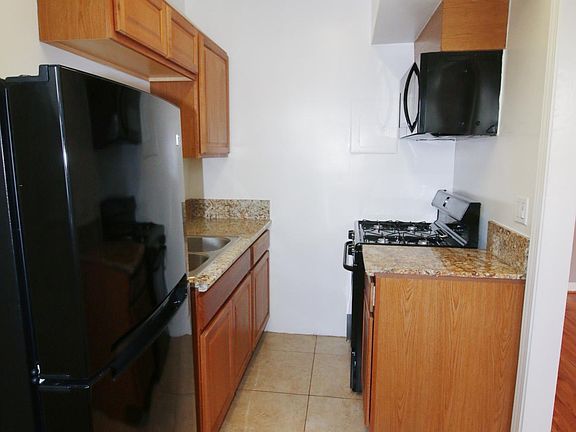 4th image of 777 S Westmoreland Ave APT 203