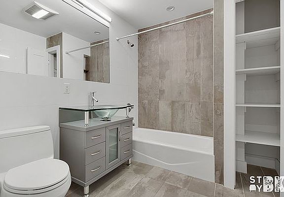 4th image of 1930 Bedford Ave #3CC