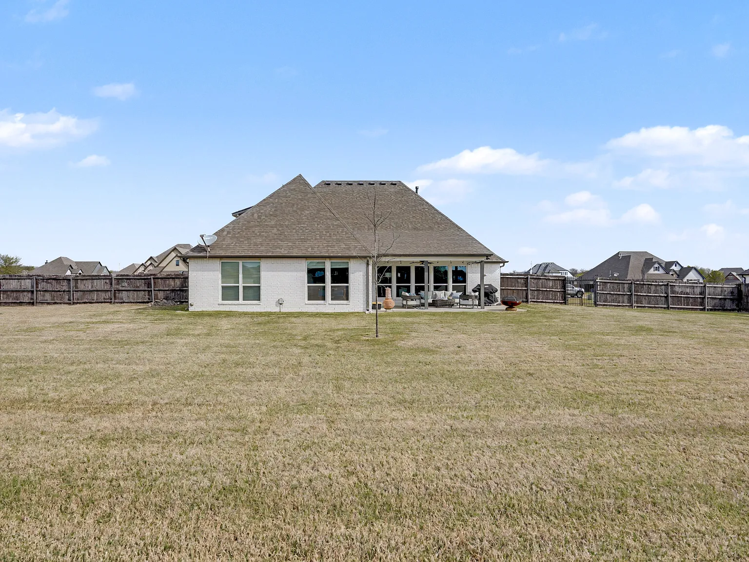 5 bed, 3.5 bath, 2850 sqft, $4,500 — Photo 4