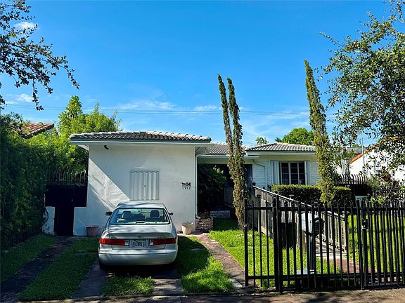 2nd image of 1395 Biarritz Drive